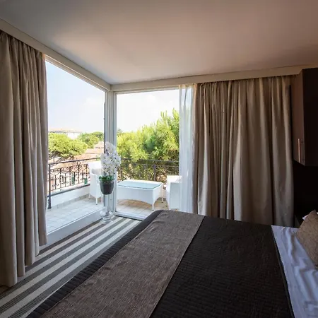 Hotel Mira Mare Sea 4*